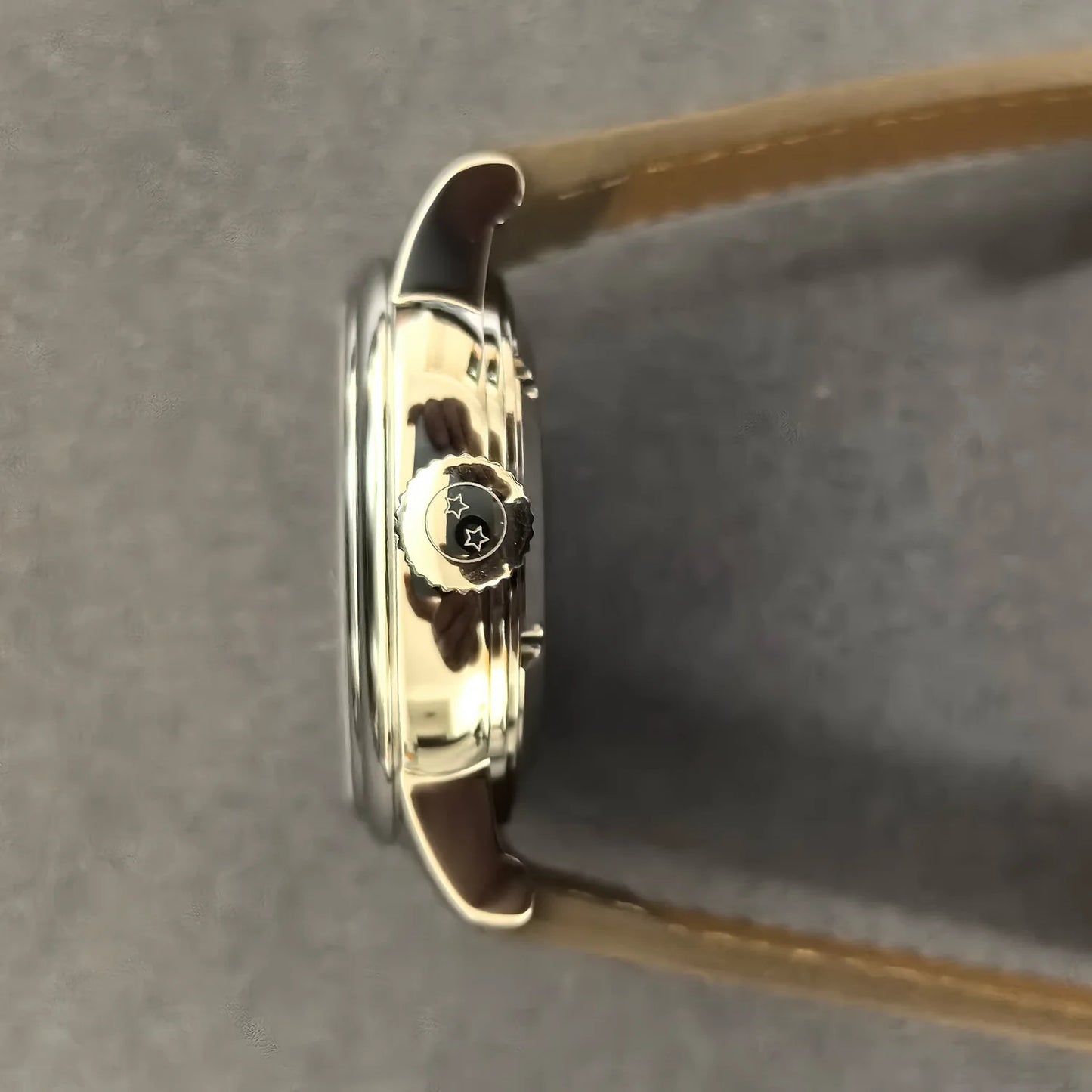 Jump Hour Watch - Sapphire 38mm Automatic